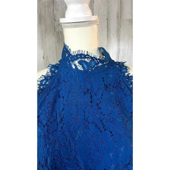 Diane‎ Von Furstenberg Women's Small Jemmie Blue Lace High Neck Sleeveless Top - Picture 3 of 7